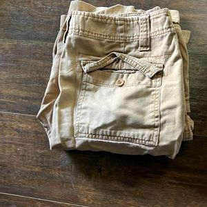 Tan Falls Creek cargo shorts size 30